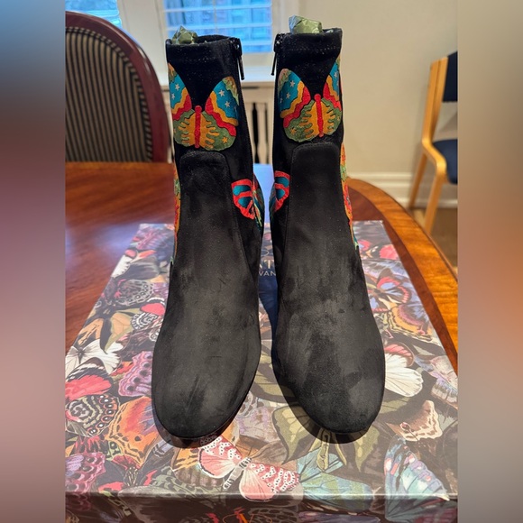 Valentino Black Ankle Boots with Colorful Embroidery - Picture 3 of 8